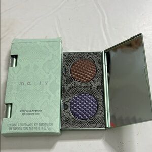 Mally Beauty Effortless Airbrush eyeshadow duo Plum and Purple Eyeshadow Palette
